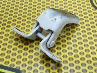 Петля двери передняя нижняя правая Kia Sportage 2021