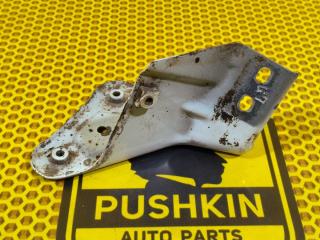 Кронштейн крыла передний левый Skoda Rapid 2014