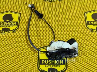 Замок двери задний левый Skoda Rapid 2014