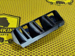 Крепление бампера заднее левое Skoda Rapid 2014