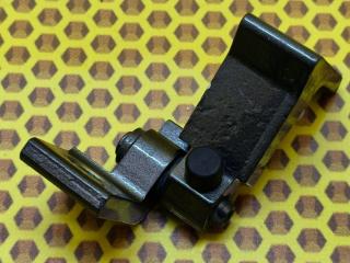 Петля двери передняя верхняя левая Volkswagen Multivan 2024