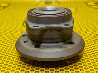 Ступица передняя правая Volkswagen Multivan 2024