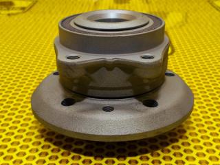 Ступица передняя левая Volkswagen Multivan 2024