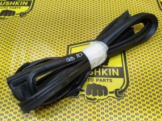 Уплотнитель на дверь задний правый KIA Rio 2015