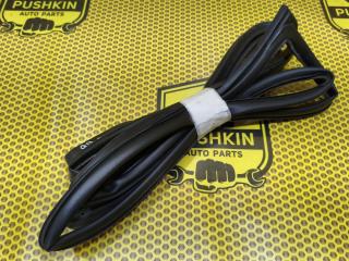 Уплотнитель на дверь передний правый KIA Rio 2015