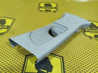 Обшивка стойки центральной верхняя правая Skoda Octavia 2010