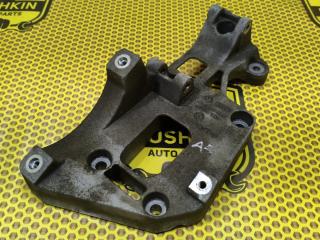 Кронштейн генератора Skoda Octavia 2010