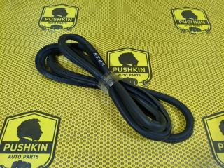 Уплотнитель на проем передний правый Skoda Octavia 2010