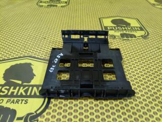 Кронштейн блока управления двигателем Skoda Octavia 2010