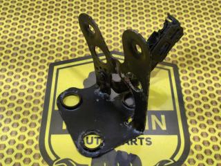 Кронштейн блока АБС Skoda Octavia 2010