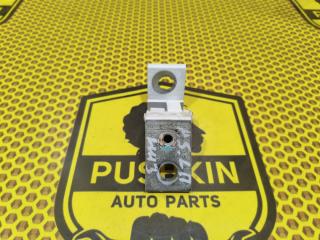 Петля двери передняя нижняя левая Skoda Octavia 2012