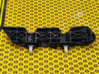 Кронштейн бампера передний правый KIA Rio 2013