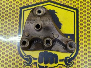 Кронштейн опоры двигателя правый Skoda Rapid 2020