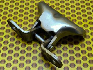 Петля двери задняя верхняя правая Hyundai IX35 2013