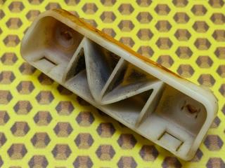 Фото запчасти кронштейн бампера задний правый Nissan Qashqai 2008 Б/У запчасть Запчасть кронштейн бампера задний правый Nissan Qashqai 2008