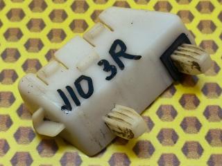 Фото запчасти крепление бампера заднее левое Nissan Qashqai 2008 Б/У запчасть Запчасть крепление бампера заднее левое Nissan Qashqai 2008