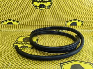 Уплотнитель на проем задний правый Hyundai Solaris 2016