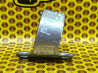 Петля багажника левая Skoda Octavia 2016