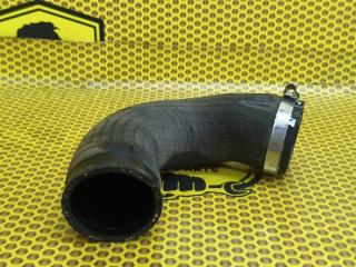 Патрубок интеркулера нижний правый Skoda Octavia 2016