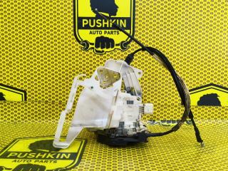 Замок двери передний правый Volkswagen Passat 2013