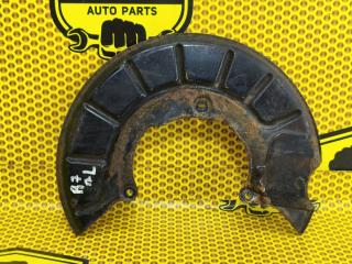 Пыльник тормозного диска передний левый Volkswagen Passat 2013 Б/У Пыльник тормозного диска передний левый Volkswagen Passat 2013