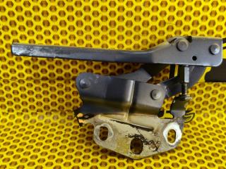 Петля капота левая Volkswagen Passat 2013 Б/У Петля капота левая Volkswagen Passat 2013