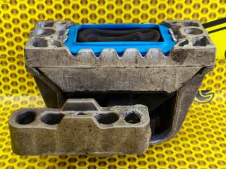 Опора двигателя правая Volkswagen Passat 2013