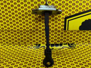 Ограничитель двери задний левый Kia Ceed 2013