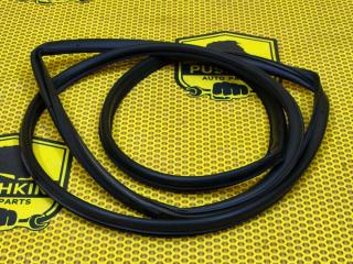 Уплотнитель на дверь задний правый Kia Ceed 2013