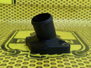 Фото запчасти крышка термостата Nissan Qashqai 2011 Б/У запчасть Запчасть крышка термостата Nissan Qashqai 2011