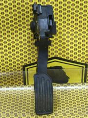 Педаль газа Nissan Juke 2011