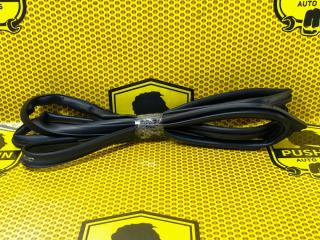 Уплотнитель на дверь задний левый KIA Rio 2012