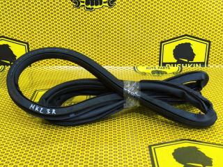 Уплотнитель на проем задний правый Volkswagen Polo 2016