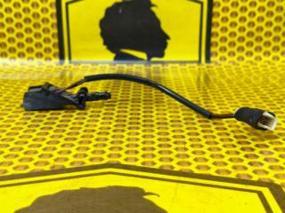 Запчасть форсунка омывателя лобового стекла правая Volkswagen Polo 2016