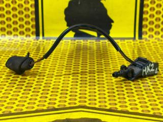 Форсунка омывателя лобового стекла левая Volkswagen Polo 2016 MK2 CWVA 6E0955986B Б/У