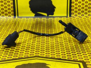 Форсунка омывателя лобового стекла левая Polo 2016 MK2 CWVA