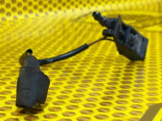 Форсунка омывателя лобового стекла левая Polo 2016 MK2 CWVA