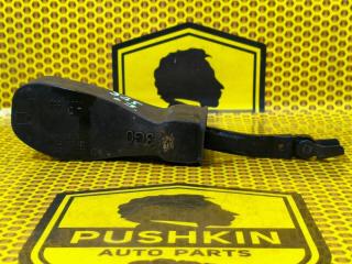 Ограничитель двери задний левый Volkswagen Passat 2017