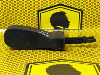 Ограничитель двери передний левый Volkswagen Passat 2017