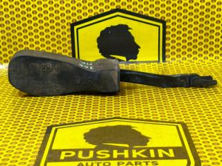 Ограничитель двери передний правый Volkswagen Passat 2017