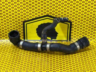 Патрубок системы охлаждения Volkswagen Passat 2017