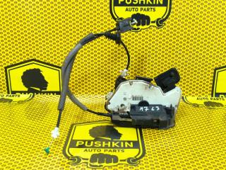 Замок двери задний левый Skoda Octavia 2014