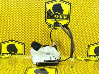 Замок двери задний правый Skoda Octavia 2014