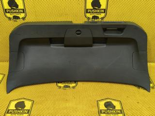 Обшивка крышки багажника панель Volkswagen Passat 2017