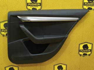 Обшивка двери задняя правая Skoda Octavia 2014