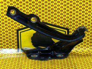 Петля капота правая Skoda Octavia 2014