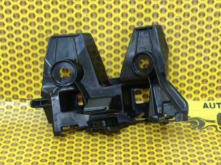 Крепление бампера заднее левое Volkswagen Passat 2017