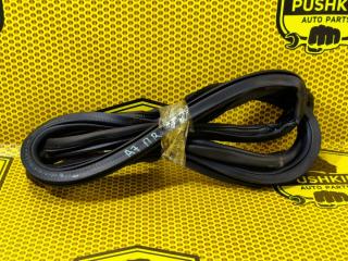 Уплотнитель на проем передний правый Skoda Octavia 2014