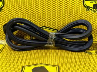 Уплотнитель на проем задний правый Skoda Octavia 2014