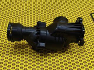 Корпус термостата Volkswagen Passat 2017